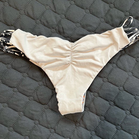 DEL MAAR bikini 👙 reversible, with duster - Picture 9 of 10